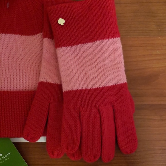 New w/ tags Kate Spade Hat & Gloves set - Picture 2 of 6